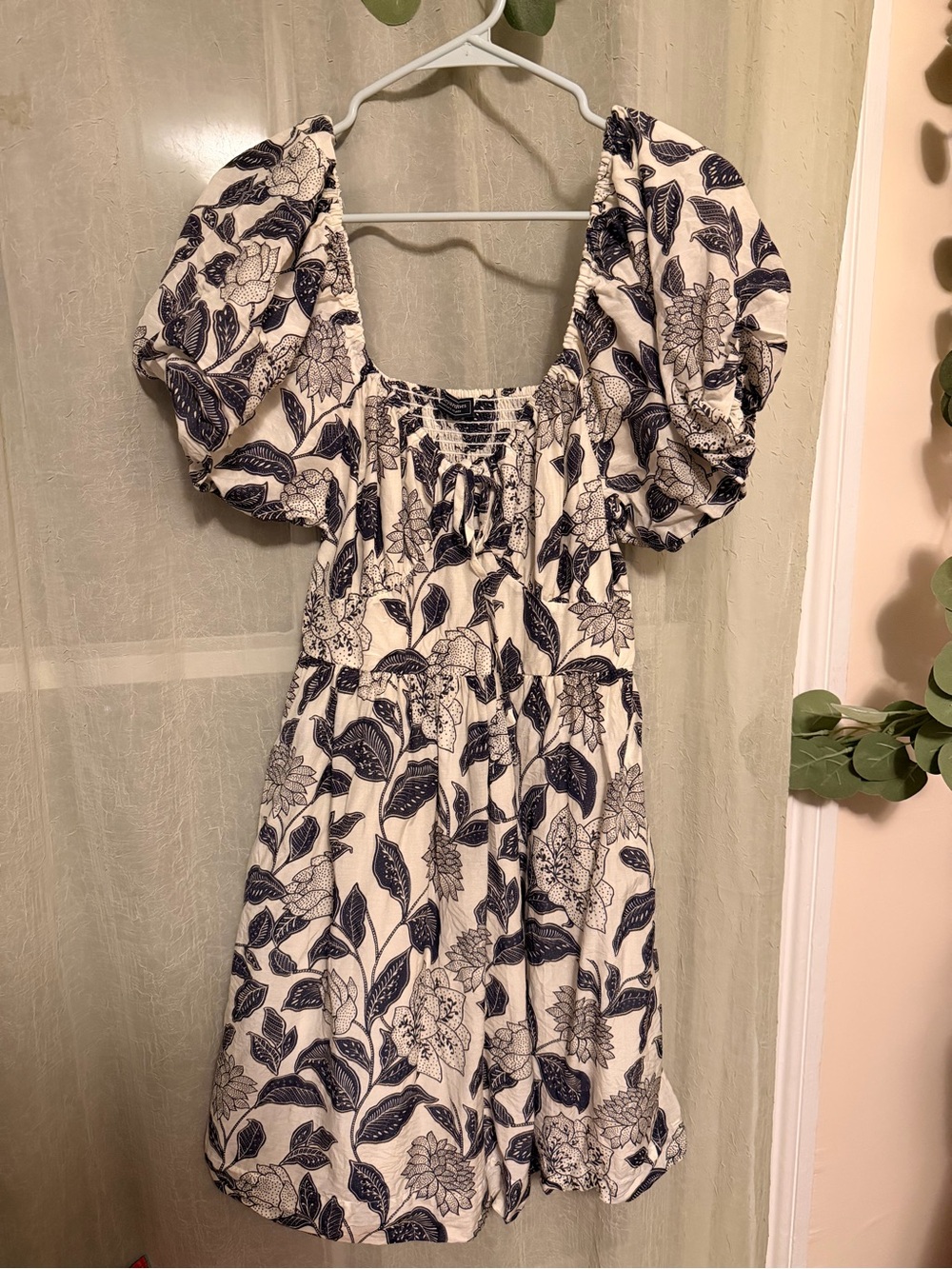 Vineyard Vines White Dress with Navy Floral Print